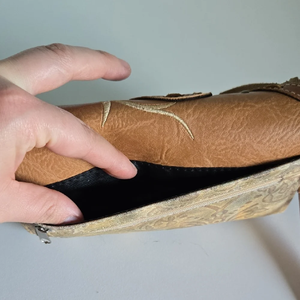 Boho-Western Tan and Brown Women's Clutch - Picture 4 of 9